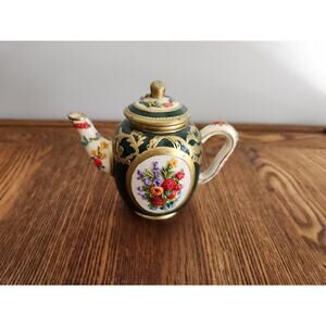 Nini Dover Resin Trinket Box Teapot Collectible 4"T